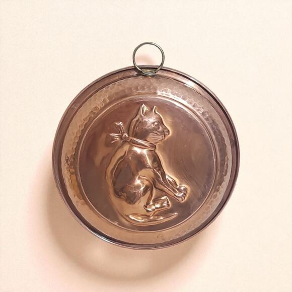 Rare Vintage 6” Copper Cat Mold w Hammered Edge Cottagecore Rustic Country - Picture 1 of 12